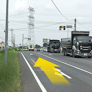 道の駅から鴻巣方面に向かって県道27号を東へ走ってください。